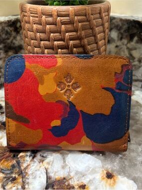 Patricia Nash Cognac Leather Bifold Zippered Card Wallet